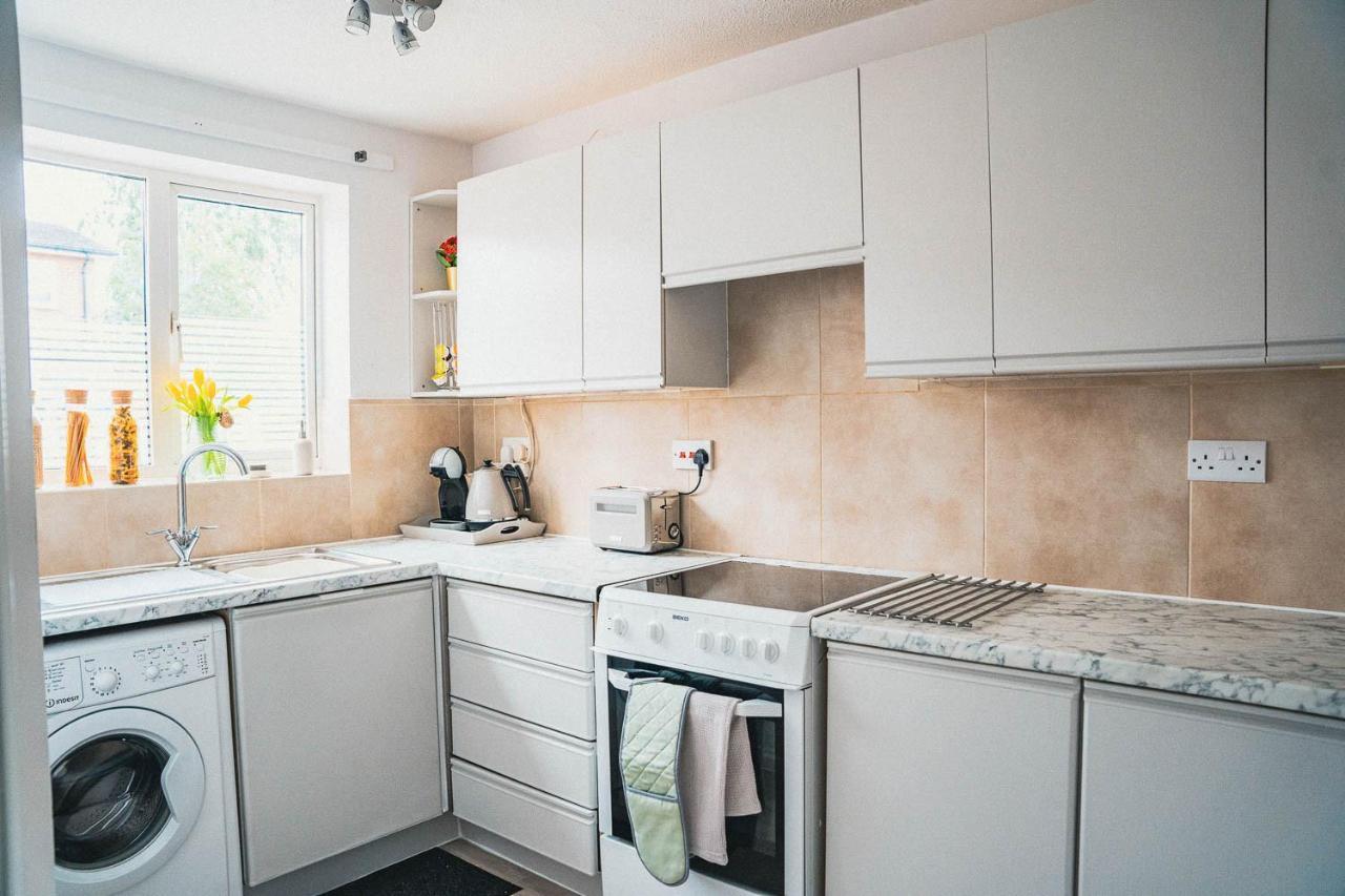 2 Bed House, Sleeps 6, Dog Friendly, Close To A14 M11, With Garden & Parking Long Stay Work Contractor Leisure, Jade CBG Exterior foto