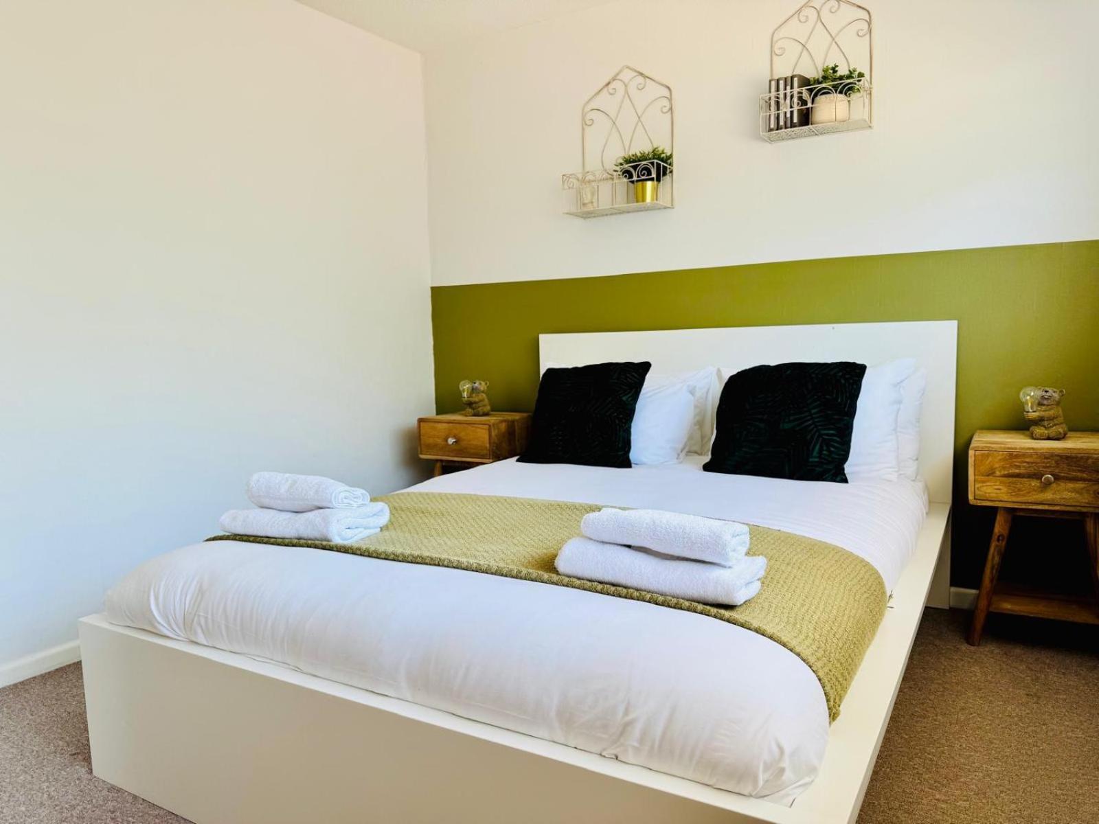 2 Bed House, Sleeps 6, Dog Friendly, Close To A14 M11, With Garden & Parking Long Stay Work Contractor Leisure, Jade CBG Exterior foto