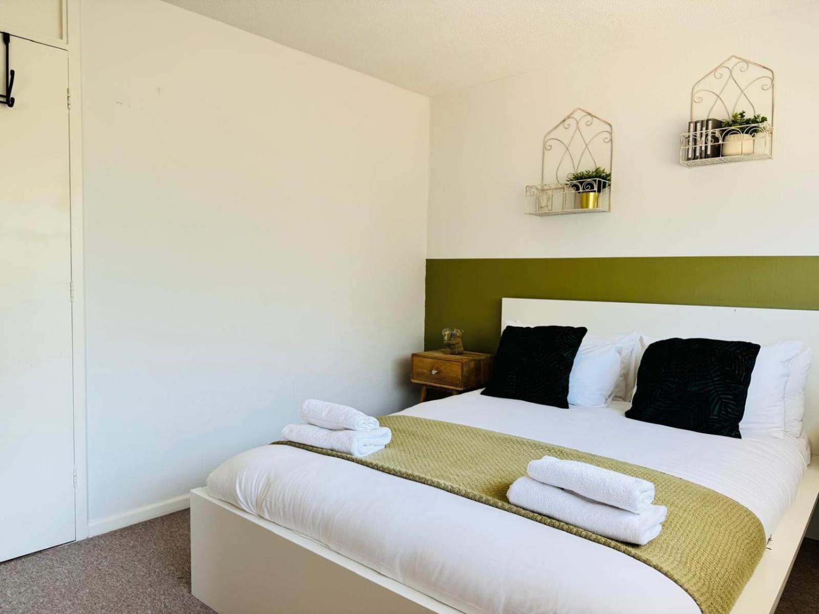 2 Bed House, Sleeps 6, Dog Friendly, Close To A14 M11, With Garden & Parking Long Stay Work Contractor Leisure, Jade CBG Exterior foto